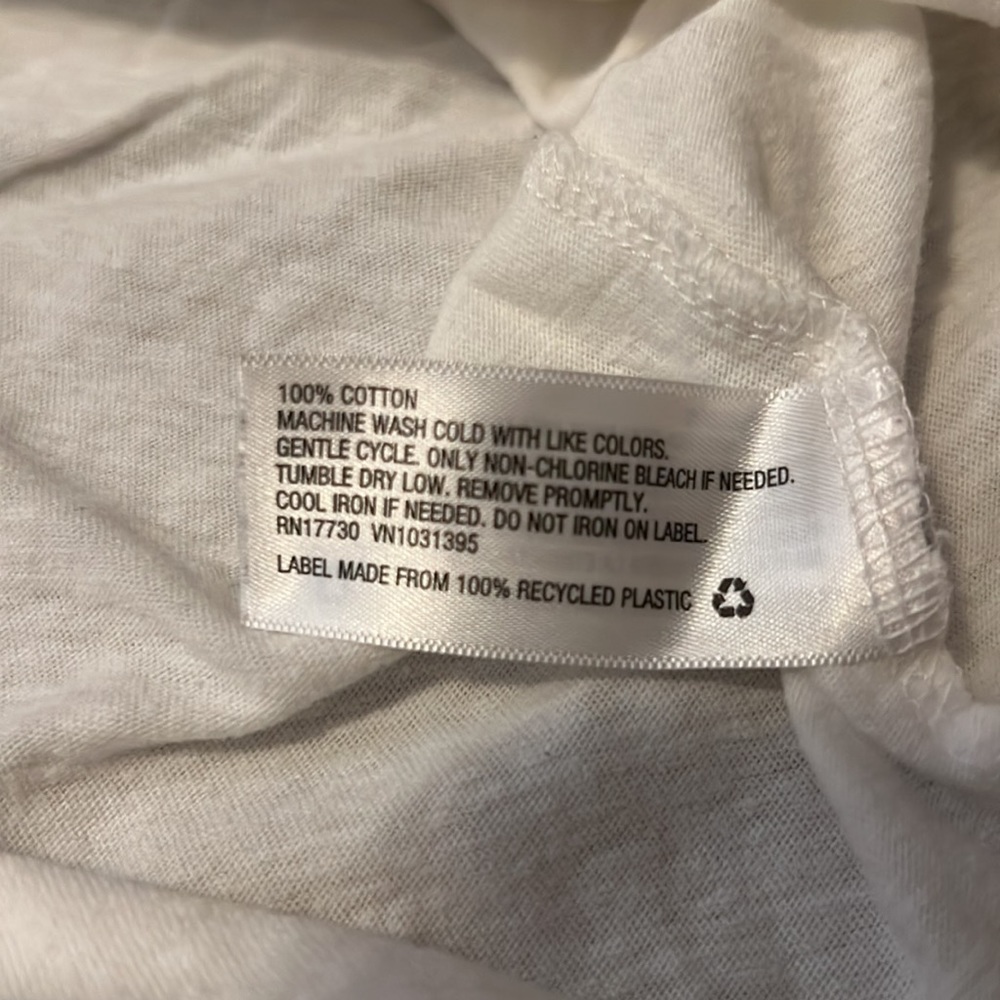 Universal Thread v-neck - Picture 6 of 6